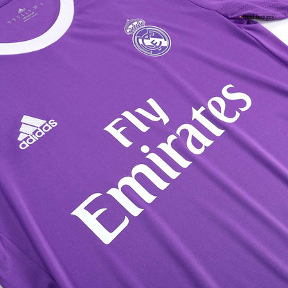 Tricouri Fotbal Vintage Real Madrid KROOS #8 Deplasare 2016/17 Mânecă Lungă